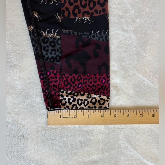 Victoria's Secret Sport Leggings Size L Pink and Black Leopard print - Picture 5 of 11